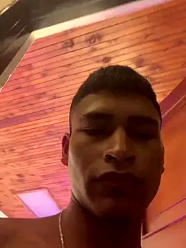 Snapshot of Emiliano_Reyes chatting on November 2025 07:43:01 AM Emiliano Reyes online show from November 2025 07:43:01 AM