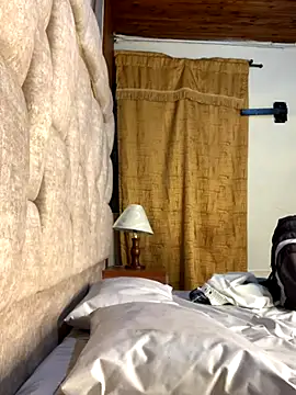 Snapshot of Emiliano_Reyes chatting on December 2025 01:24:01 AM Emiliano Reyes online show from December 2025 01:24:01 AM