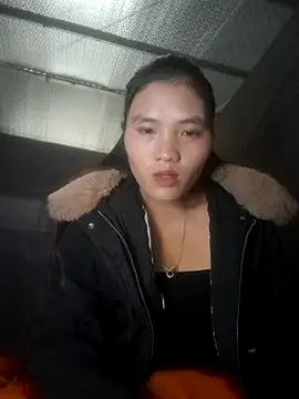 Snapshot of mira-show chatting on November 2025 12:43:01 AM mira-show online show from November 2025 12:43:01 AM