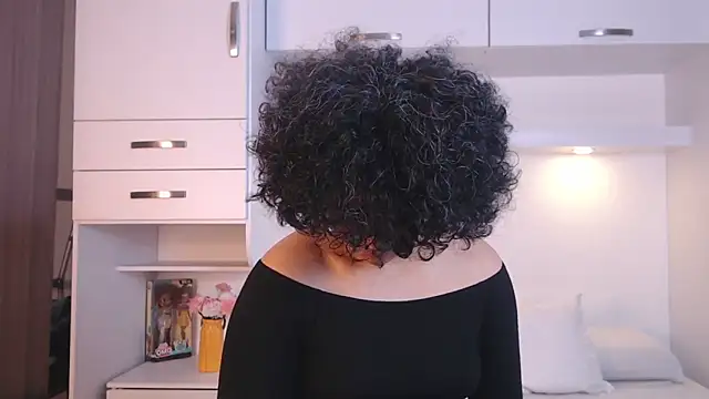 Snapshot of MartiRuis10 chatting on October 2025 09:19:02 PM MartiRuis10 online show from October 2025 09:19:02 PM