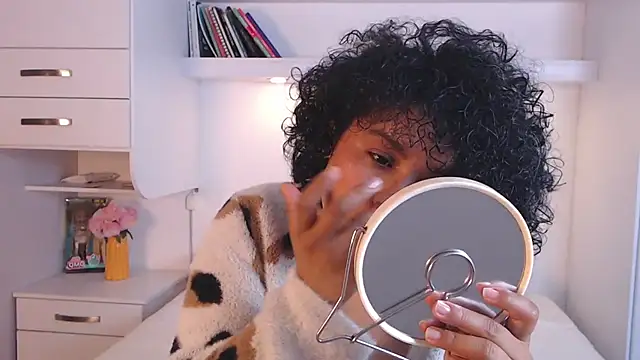 Snapshot of MartiRuis10 chatting on December 2025 10:18:02 PM MartiRuis10 online show from December 2025 10:18:02 PM