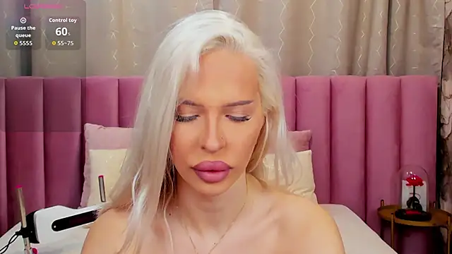 Snapshot of KailaCrystall chatting on December 2025 01:48:02 AM KailaCrystall online show from December 2025 01:48:02 AM