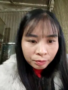 Snapshot of Squirrel-Pear chatting on October 2025 10:11:02 AM Squirrel-Pear online show from October 2025 10:11:02 AM