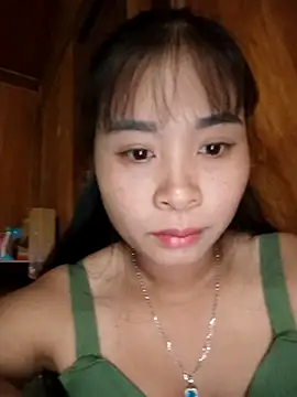 Snapshot of Squirrel-Pear chatting on October 2025 02:50:02 AM Squirrel-Pear online show from October 2025 02:50:02 AM