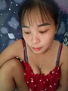 Snapshot of Squirrel-Pear chatting on October 2025 11:42:02 PM Squirrel-Pear online show from October 2025 11:42:02 PM