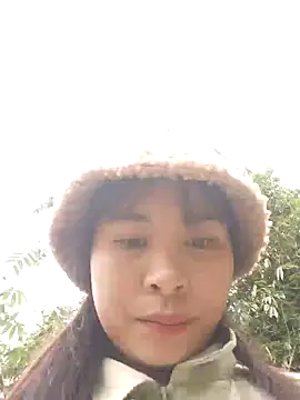 Snapshot of Squirrel-Pear chatting on November 2025 10:16:01 AM Squirrel-Pear online show from November 2025 10:16:01 AM