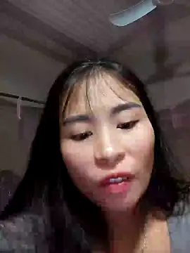 Snapshot of Squirrel-Pear chatting on November 2025 02:49:02 PM Squirrel-Pear online show from November 2025 02:49:02 PM