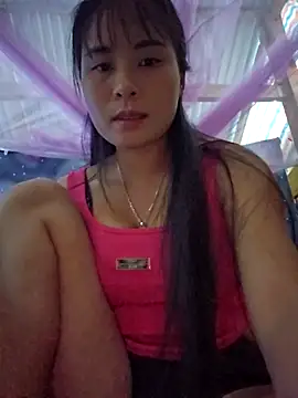 Snapshot of Squirrel-Pear chatting on November 2025 10:23:01 AM Squirrel-Pear online show from November 2025 10:23:01 AM