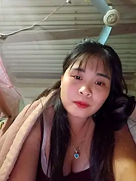 Snapshot of Squirrel-Pear chatting on November 2025 03:11:01 PM Squirrel-Pear online show from November 2025 03:11:01 PM