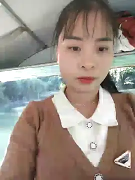 Snapshot of Squirrel-Pear chatting on November 2025 03:17:01 AM Squirrel-Pear online show from November 2025 03:17:01 AM