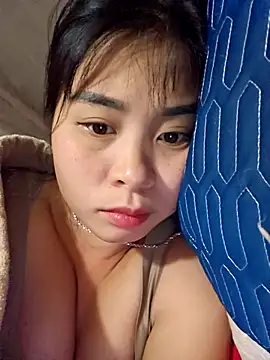 Snapshot of Squirrel-Pear chatting on November 2025 10:42:01 PM Squirrel-Pear online show from November 2025 10:42:01 PM