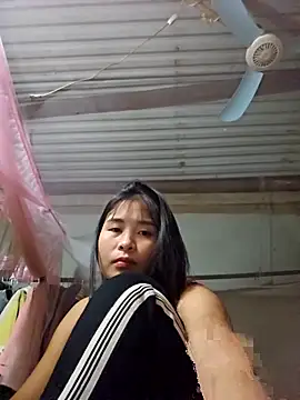 Snapshot of Squirrel-Pear chatting on December 2025 04:12:02 PM Squirrel-Pear online show from December 2025 04:12:02 PM