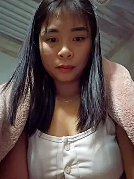 Snapshot of Squirrel-Pear chatting on December 2025 12:30:01 AM Squirrel-Pear online show from December 2025 12:30:01 AM