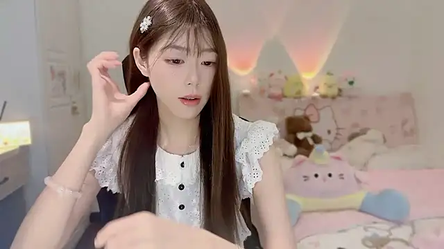 Snapshot of Onecutelittle chatting on November 2025 06:37:02 AM Onecutelittle online show from November 2025 06:37:02 AM