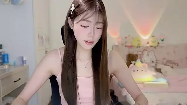 Snapshot of Onecutelittle chatting on November 2025 06:25:02 AM Onecutelittle online show from November 2025 06:25:02 AM