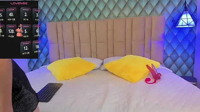 Wendy-Cardona online show from October 2025 12:39:02 PM