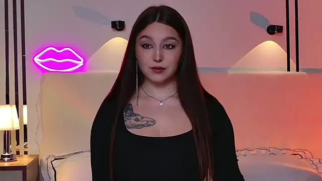 Snapshot of _Tessa_May_ chatting on November 2025 12:20:01 AM Tessa May online show from November 2025 12:20:01 AM