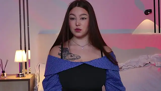 Snapshot of _Tessa_May_ chatting on December 2025 12:15:02 AM Tessa May online show from December 2025 12:15:02 AM