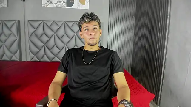 Snapshot of Alan-Smith1 chatting on November 2025 07:36:02 PM Alan-Smith1 online show from November 2025 07:36:02 PM