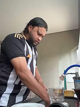 Snapshot of LoboCachorro chatting on November 2025 12:48:01 PM LoboCachorro online show from November 2025 12:48:01 PM