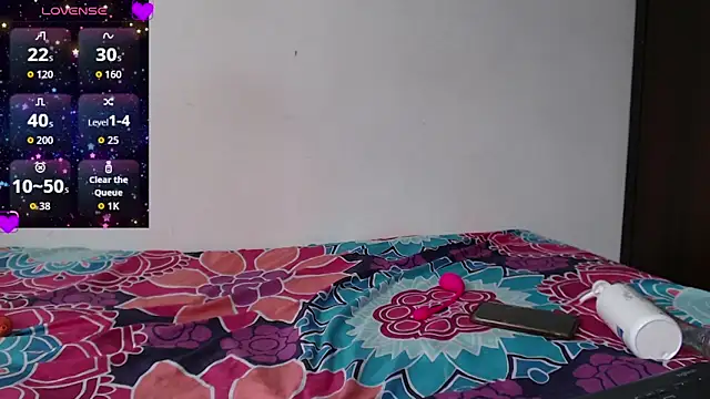 Snapshot of Nikki__uwu chatting on December 2025 07:53:02 PM Nikki uwu online show from December 2025 07:53:02 PM