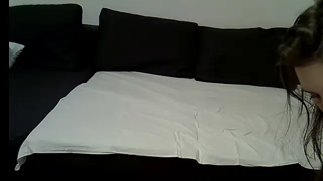 Snapshot of Aria_Hunter chatting on November 2025 07:37:01 PM Aria Hunter online show from November 2025 07:37:01 PM