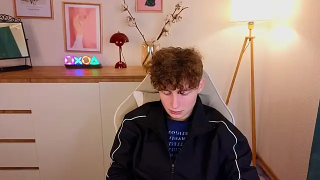 Snapshot of crisp1n chatting on October 2025 01:23:02 PM crisp1n online show from October 2025 01:23:02 PM