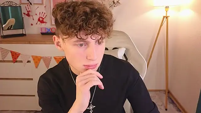 Snapshot of crisp1n chatting on October 2025 03:36:01 PM crisp1n online show from October 2025 03:36:01 PM