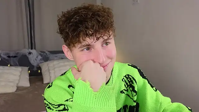 Snapshot of crisp1n chatting on November 2025 03:03:02 PM crisp1n online show from November 2025 03:03:02 PM