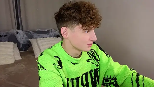 Snapshot of crisp1n chatting on November 2025 03:14:02 PM crisp1n online show from November 2025 03:14:02 PM