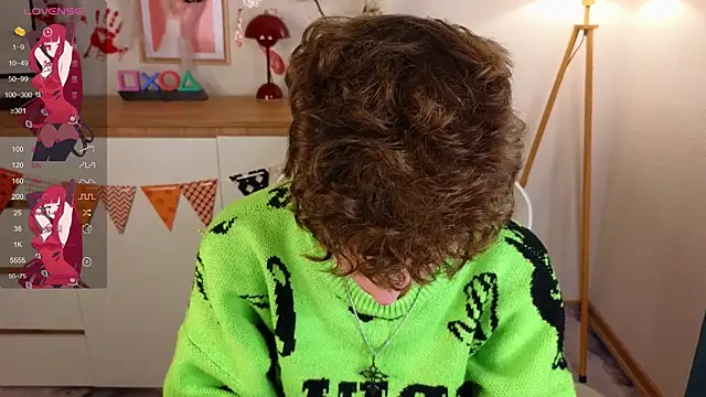 Snapshot of crisp1n chatting on November 2025 03:12:01 PM crisp1n online show from November 2025 03:12:01 PM