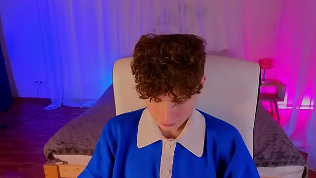 Snapshot of crisp1n chatting on November 2025 04:27:02 PM crisp1n online show from November 2025 04:27:02 PM