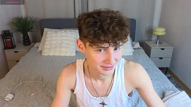 Snapshot of crisp1n chatting on November 2025 03:01:02 PM crisp1n online show from November 2025 03:01:02 PM