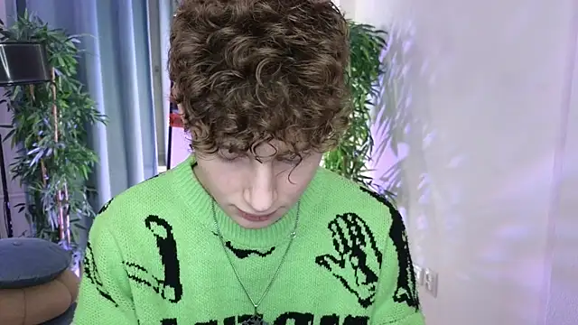 Snapshot of crisp1n chatting on November 2025 03:55:01 PM crisp1n online show from November 2025 03:55:01 PM