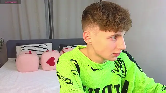 Snapshot of crisp1n chatting on November 2025 04:52:01 PM crisp1n online show from November 2025 04:52:01 PM