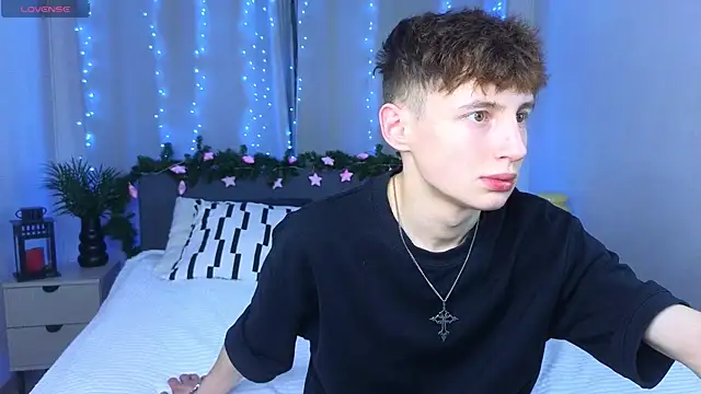 Snapshot of crisp1n chatting on December 2025 02:48:01 PM crisp1n online show from December 2025 02:48:01 PM