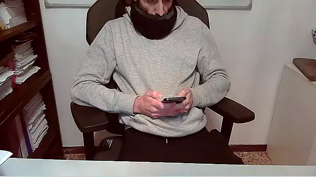 Snapshot of topg84 chatting on November 2025 05:59:01 PM topg84 online show from November 2025 05:59:01 PM