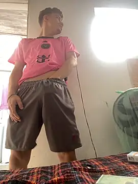 Snapshot of Ryannxyz chatting on October 2025 05:25:01 PM Ryannxyz online show from October 2025 05:25:01 PM