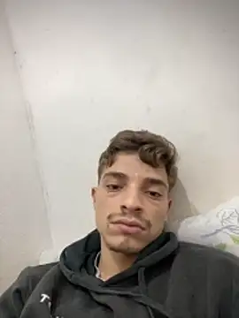 Snapshot of Ryannxyz chatting on November 2025 12:12:01 AM Ryannxyz online show from November 2025 12:12:01 AM