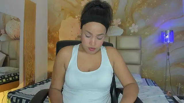 Snapshot of NahomiWalker_ chatting on December 2025 07:41:01 PM NahomiWalker online show from December 2025 07:41:01 PM