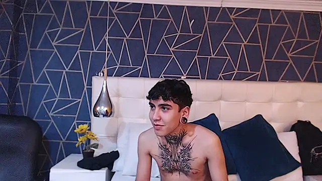 Snapshot of SantiOlsen chatting on October 2025 11:34:02 AM SantiOlsen online show from October 2025 11:34:02 AM