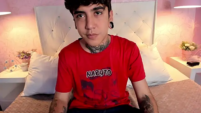 Snapshot of SantiOlsen chatting on November 2025 12:06:01 PM SantiOlsen online show from November 2025 12:06:01 PM