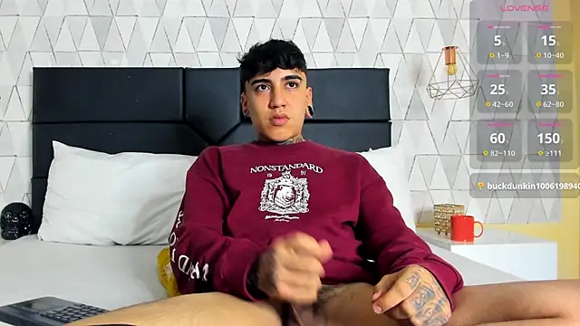 Snapshot of SantiOlsen chatting on November 2025 12:31:02 PM SantiOlsen online show from November 2025 12:31:02 PM