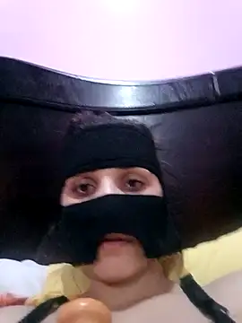 Snapshot of SandyAmr chatting on November 2025 08:48:01 AM SandyAmr online show from November 2025 08:48:01 AM