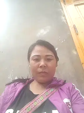 Snapshot of Lilian-n chatting on November 2025 06:01:01 AM Lilian-n online show from November 2025 06:01:01 AM