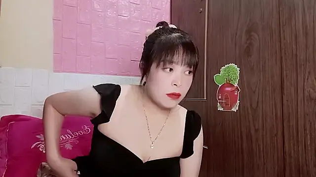 Snapshot of Butterfly_kee chatting on November 2025 02:28:01 PM Butterfly kee online show from November 2025 02:28:01 PM