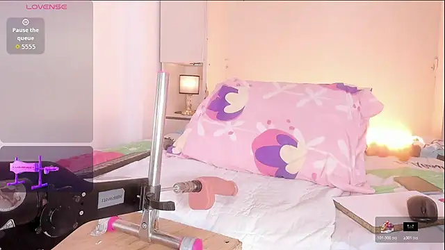 Snapshot of Blackywhiite chatting on November 2025 05:01:02 PM Blackywhiite online show from November 2025 05:01:02 PM