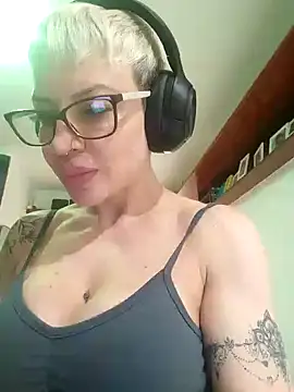 Snapshot of Monroecarolina chatting on November 2025 12:29:02 PM Monroecarolina online show from November 2025 12:29:02 PM