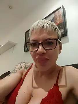 Snapshot of Monroecarolina chatting on November 2025 02:44:01 AM Monroecarolina online show from November 2025 02:44:01 AM