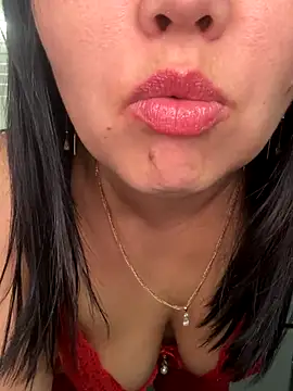 Snapshot of Love__Mom chatting on October 2025 06:32:02 AM Love Mom online show from October 2025 06:32:02 AM